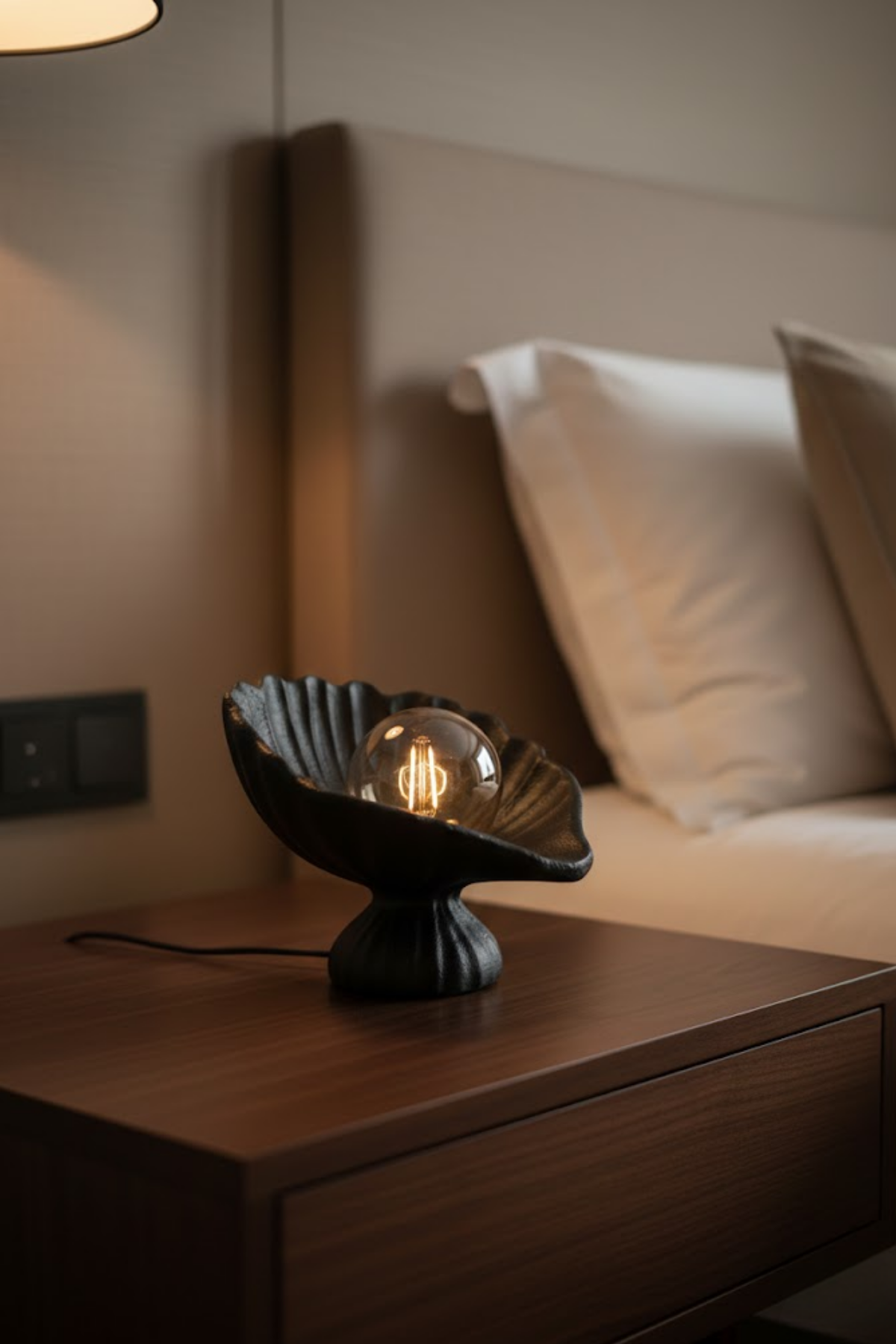 Seashell Lampshade Concrete Textured Modern Night Light | Decorative Desktop Lighting 25 x 20 cm Black