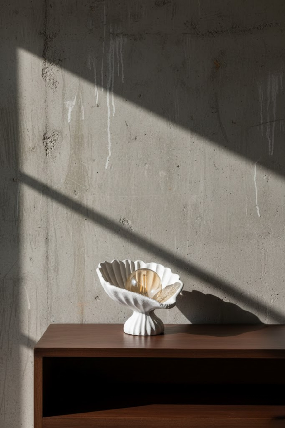 Seashell Lampshade Concrete Textured Modern Night Light | Decorative Desktop Lighting 25 x 20 cm White
